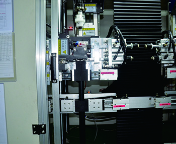 Equipamento de automação - Máquina formadora para formação de haste de suporte de porta elevatória