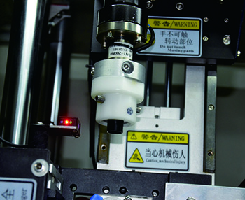 Equipos de automatización - Máquina formadora para formar tirantes de varilla de soporte de puerta levadiza