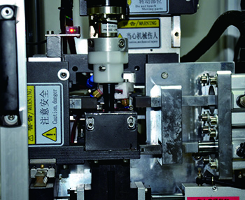 Equipamento de automação - Máquina formadora para formação de haste de suporte de porta elevatória